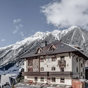 Hotel Garni Caroline, Ischgl